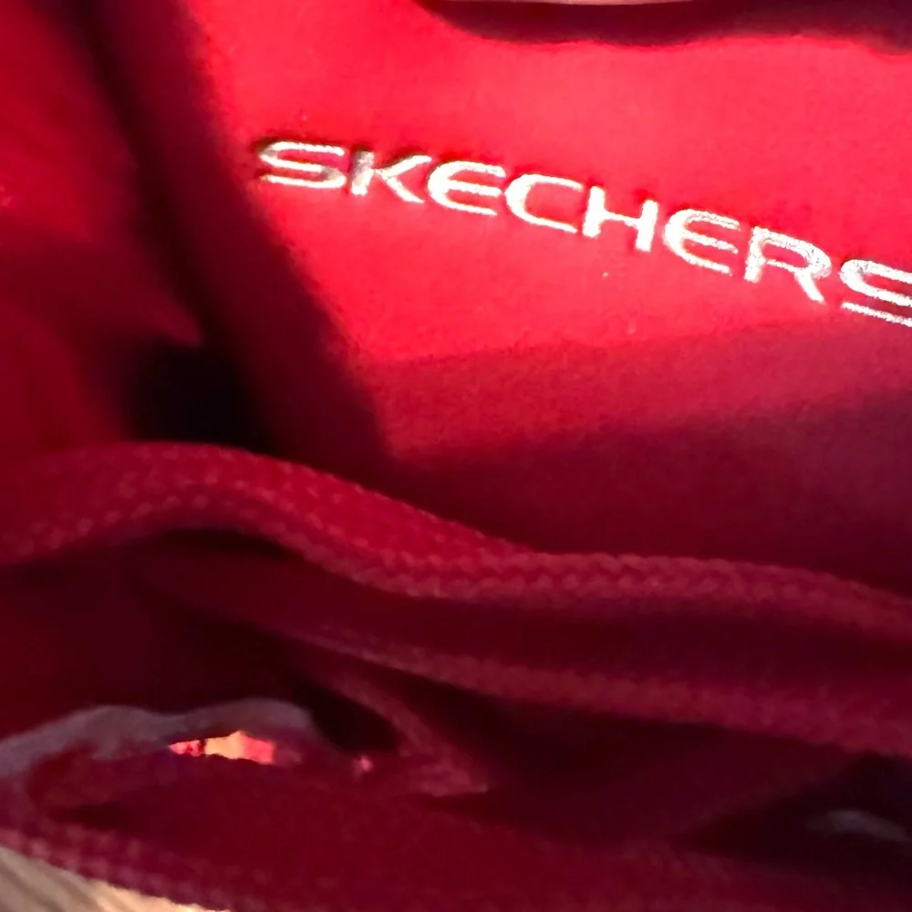 Like NEW: Skechers Women's Red Bootie Sneakers, size 9 (fits 8 too) - Picture 2 of 9